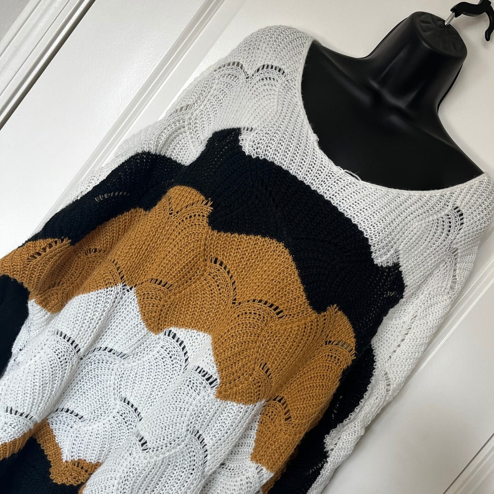 Womens BloomChic Oversized Knit Sweater Size 14-16